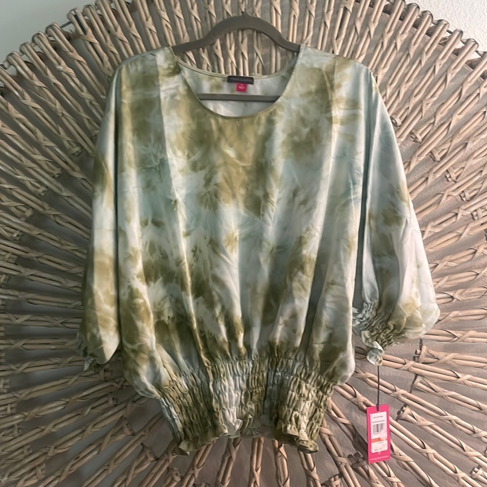 Size small silky tie dye shirt with russed sleeves and bottom